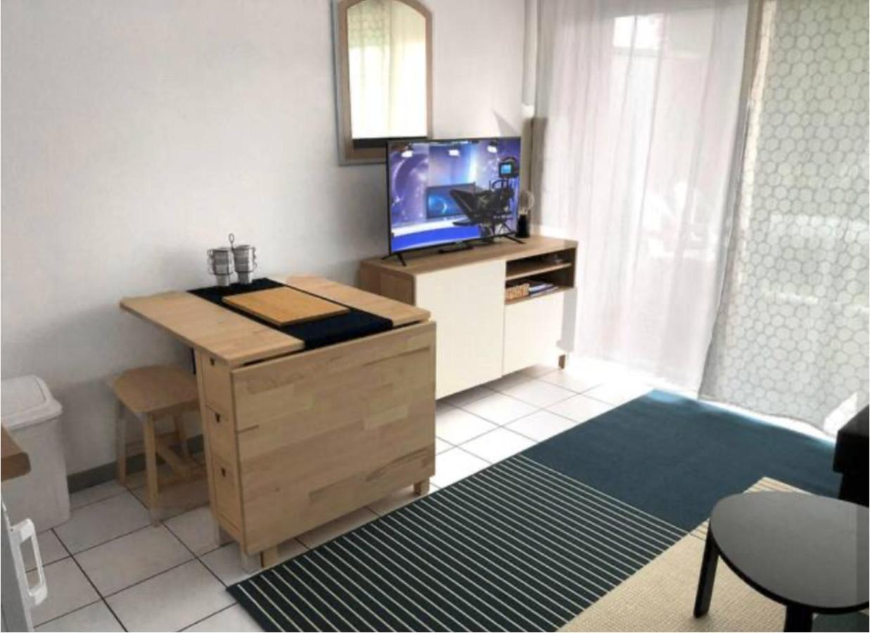 Studio Au Calme Avec Piscine, Face Golf, Parking Gratuit, Tout A Pied A 10Mn Centre Ville سيبور المظهر الخارجي الصورة