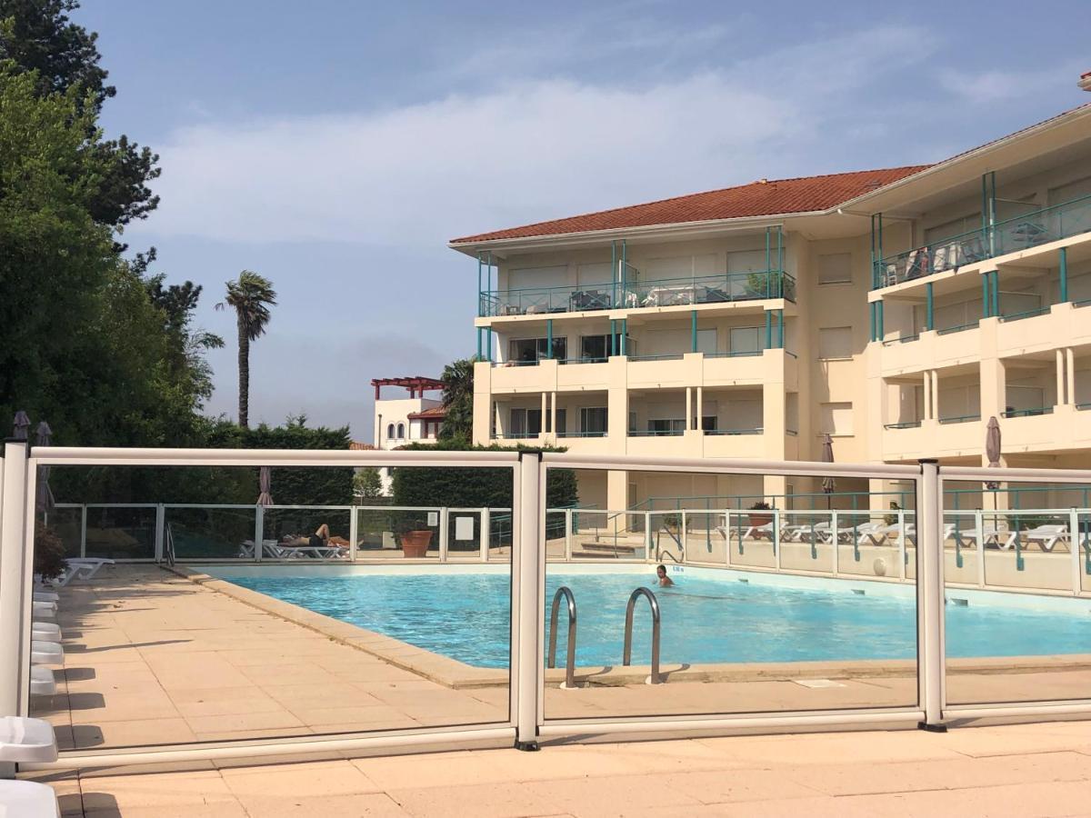Studio Au Calme Avec Piscine, Face Golf, Parking Gratuit, Tout A Pied A 10Mn Centre Ville سيبور المظهر الخارجي الصورة