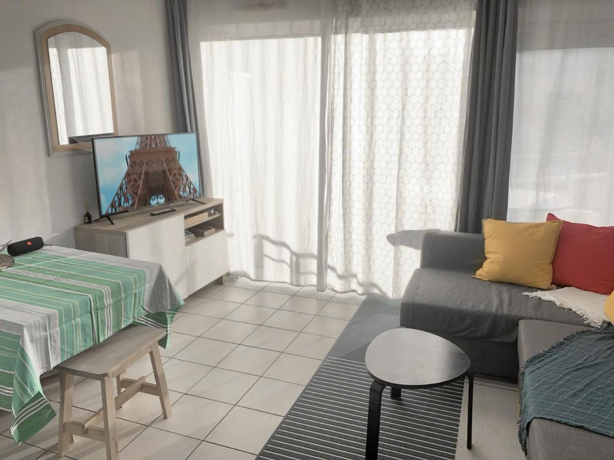 Studio Au Calme Avec Piscine, Face Golf, Parking Gratuit, Tout A Pied A 10Mn Centre Ville سيبور المظهر الخارجي الصورة
