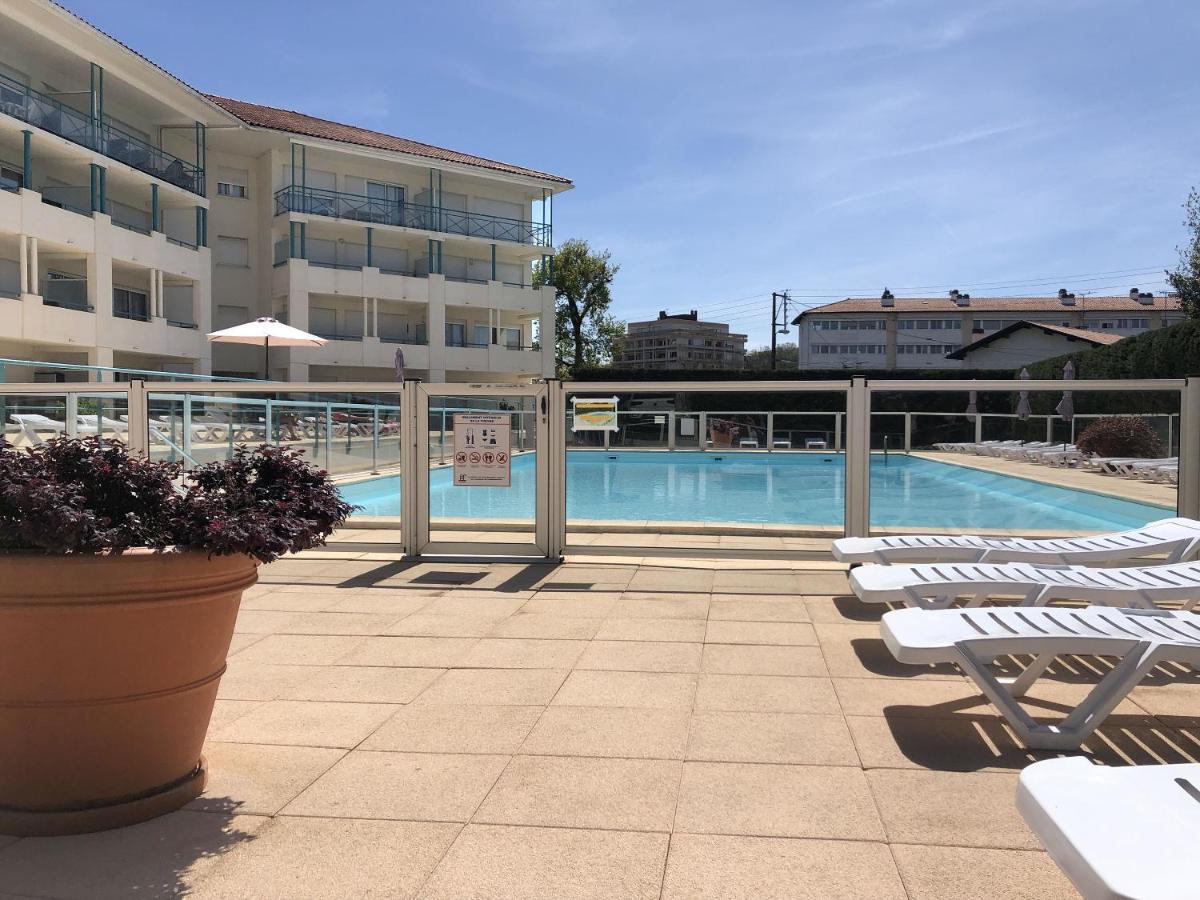 Studio Au Calme Avec Piscine, Face Golf, Parking Gratuit, Tout A Pied A 10Mn Centre Ville سيبور المظهر الخارجي الصورة